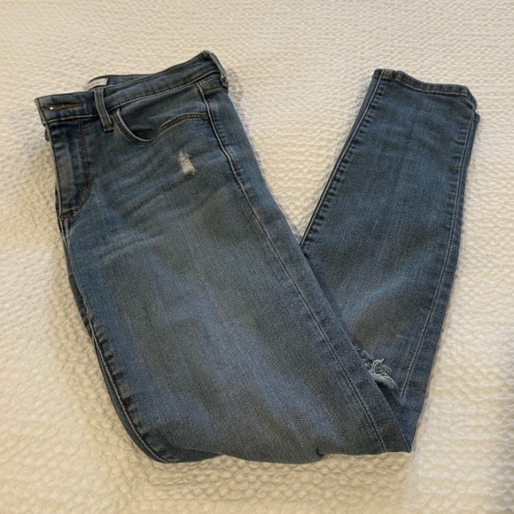 Banana Republic Distressed Skinny Ankle Jean - Picture 6 of 6